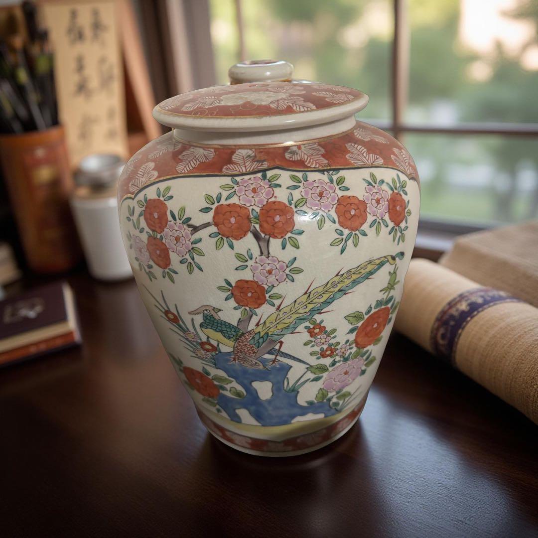 希少古い大きな伊万里焼　花と鳥のデザイン陶器壺