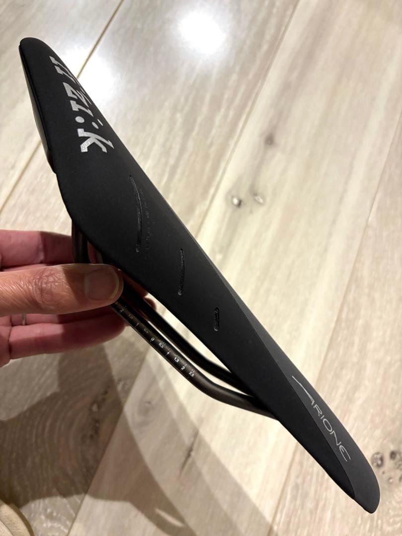 フィジーク【アリオネ】