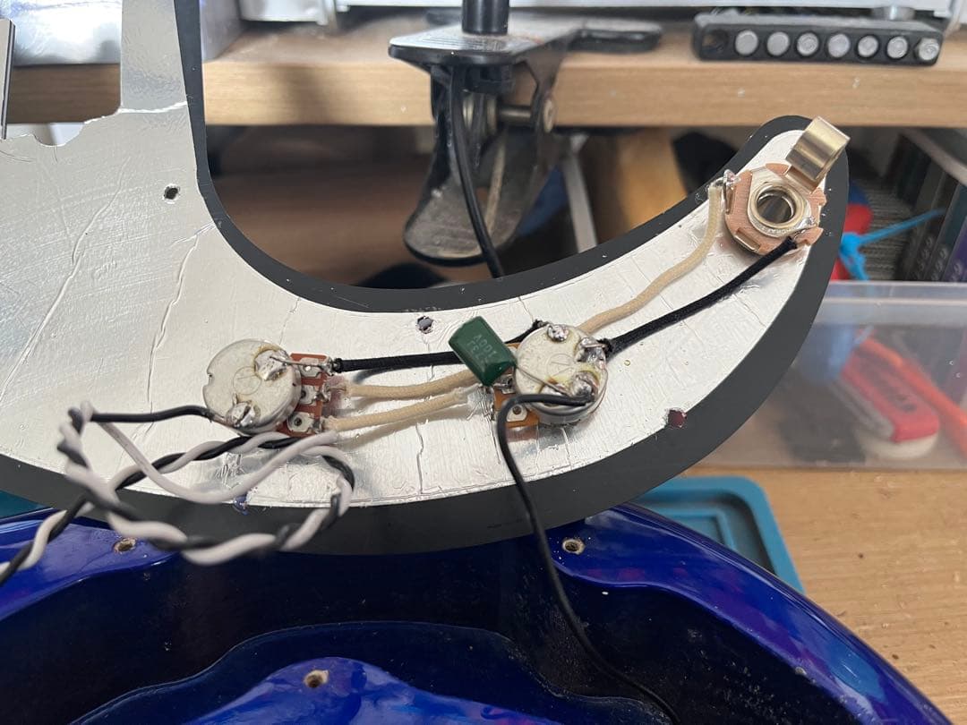 ベース Squier by Fender Affinity Precision Bass