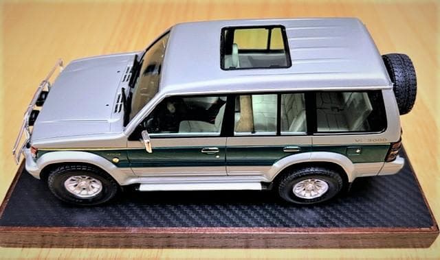 アオシマV43W パジェロ スーパー エクシード '91【完成品】