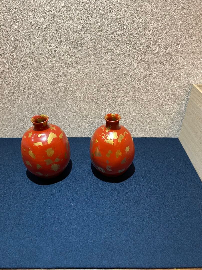 松谷窯　赤地金箔散 徳利貳客