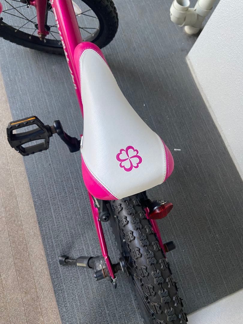 ヨツバサイクル　ピンク　18インチ