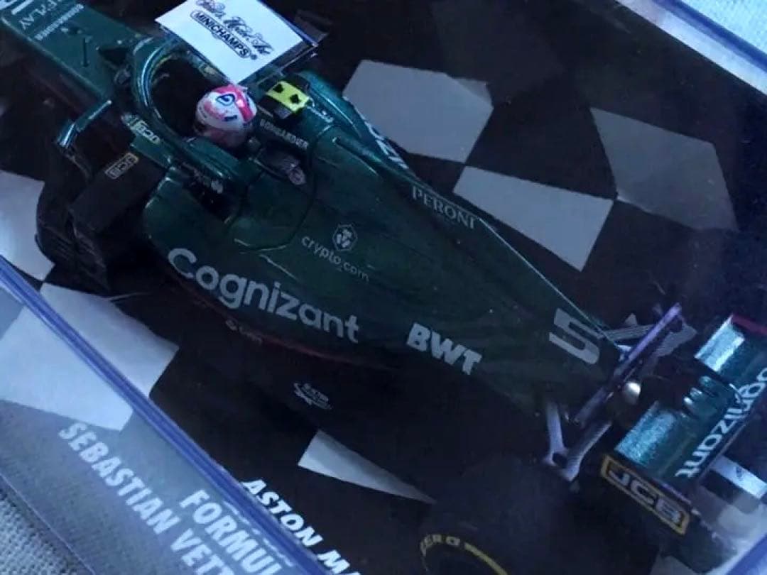 ミニチャンプス 1/43 アストンマーチン AMR21 ベッテル バーレーンGP