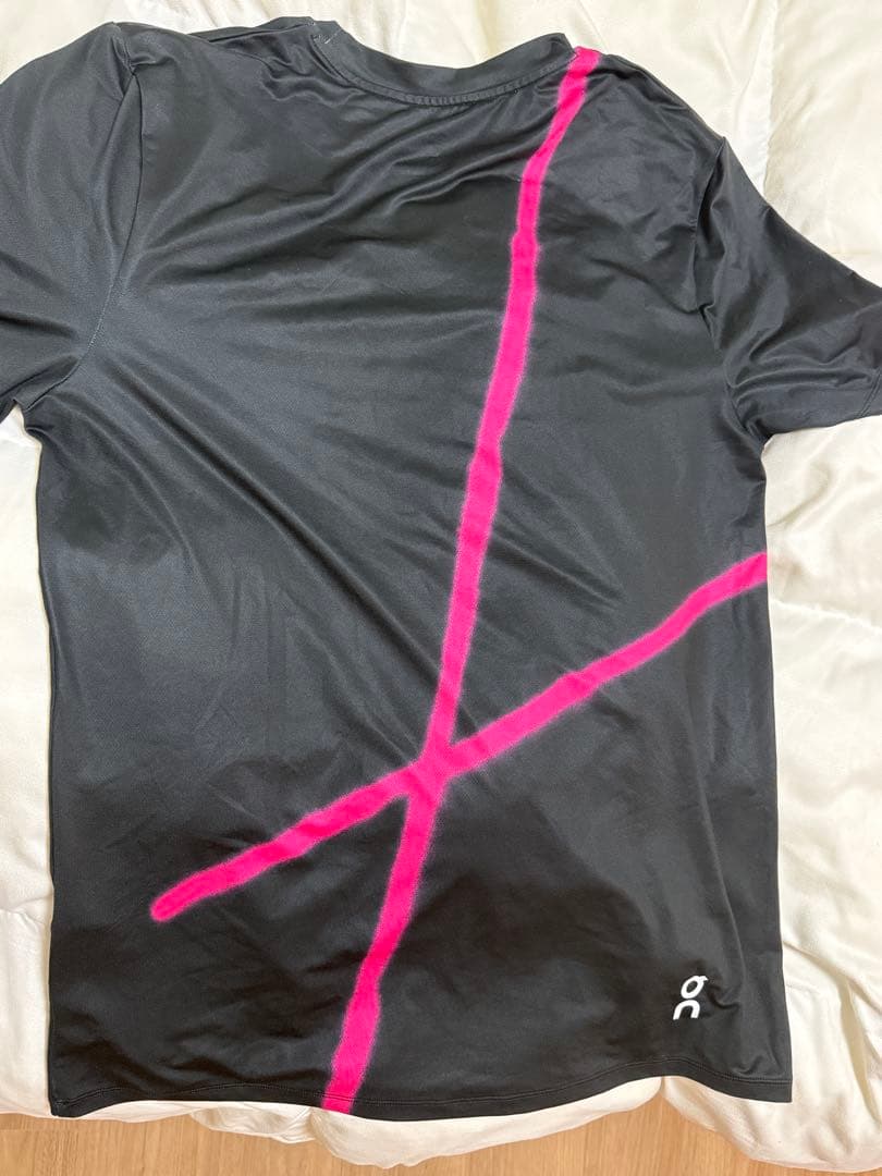 美品　Onテニス　メンズTシャツ