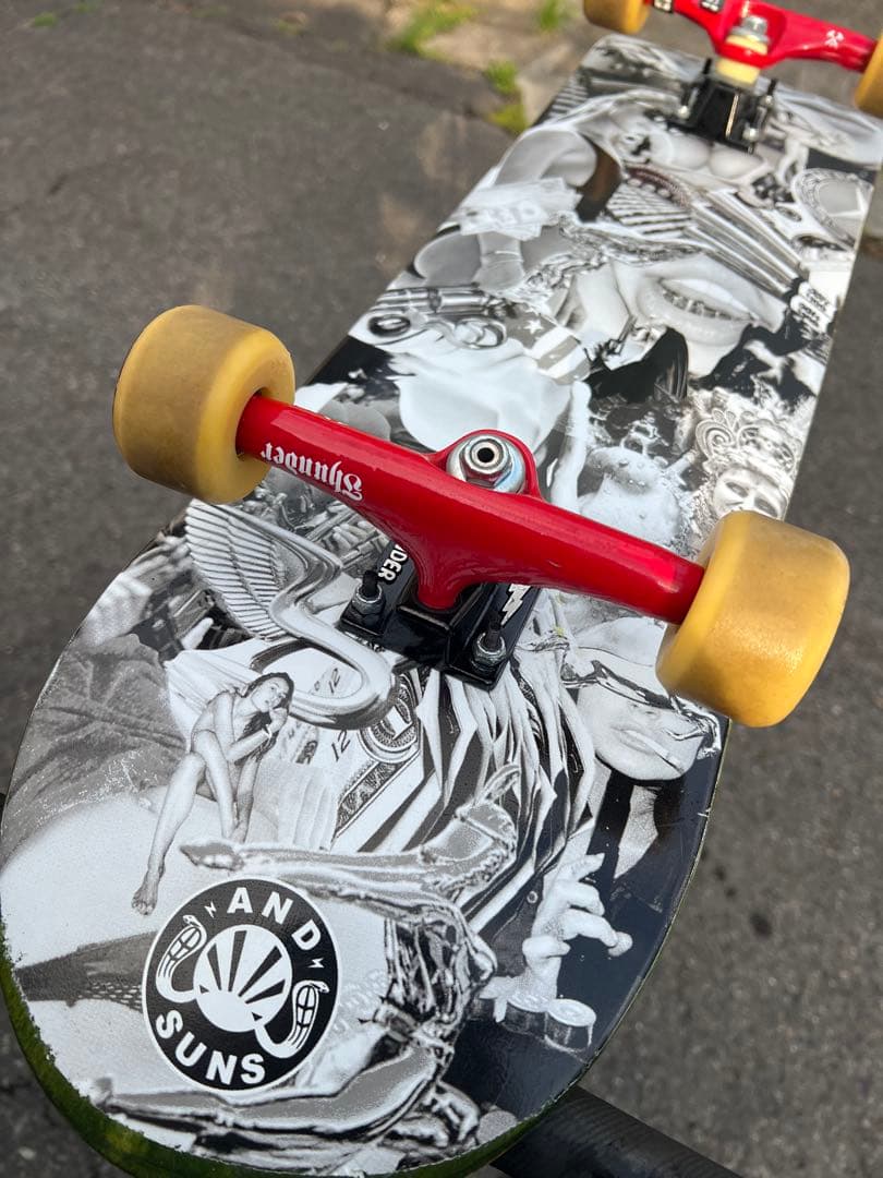 AND SUNS スケートボード