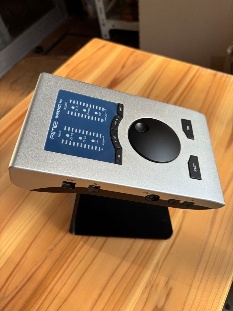 RME BABYFACE PRO K&M23250（台座）付属
