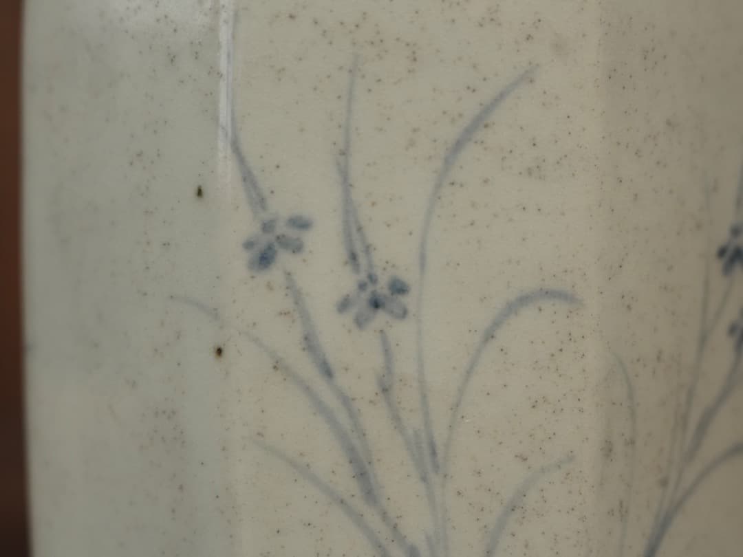 李朝染付　秋草紋　面取徳利　白磁　花瓶　Q1220