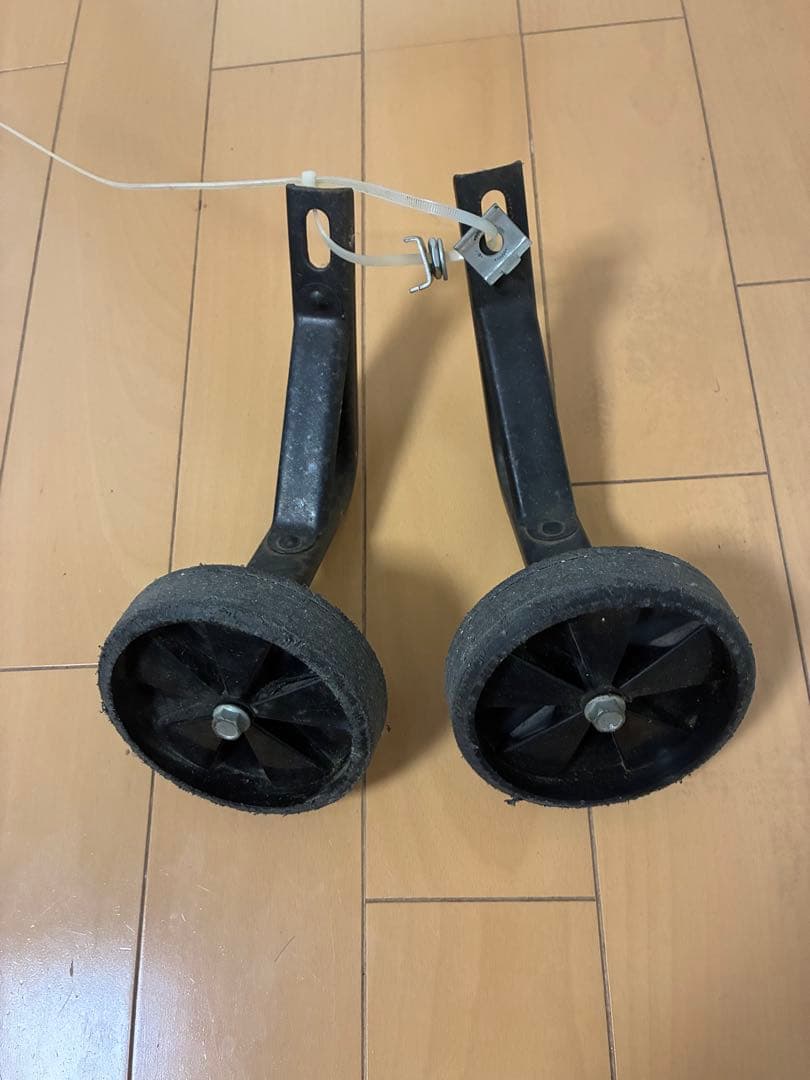 子供用自転車 18インチ 黒 補助輪付き53cmヘルメット付き広島市引渡し限定