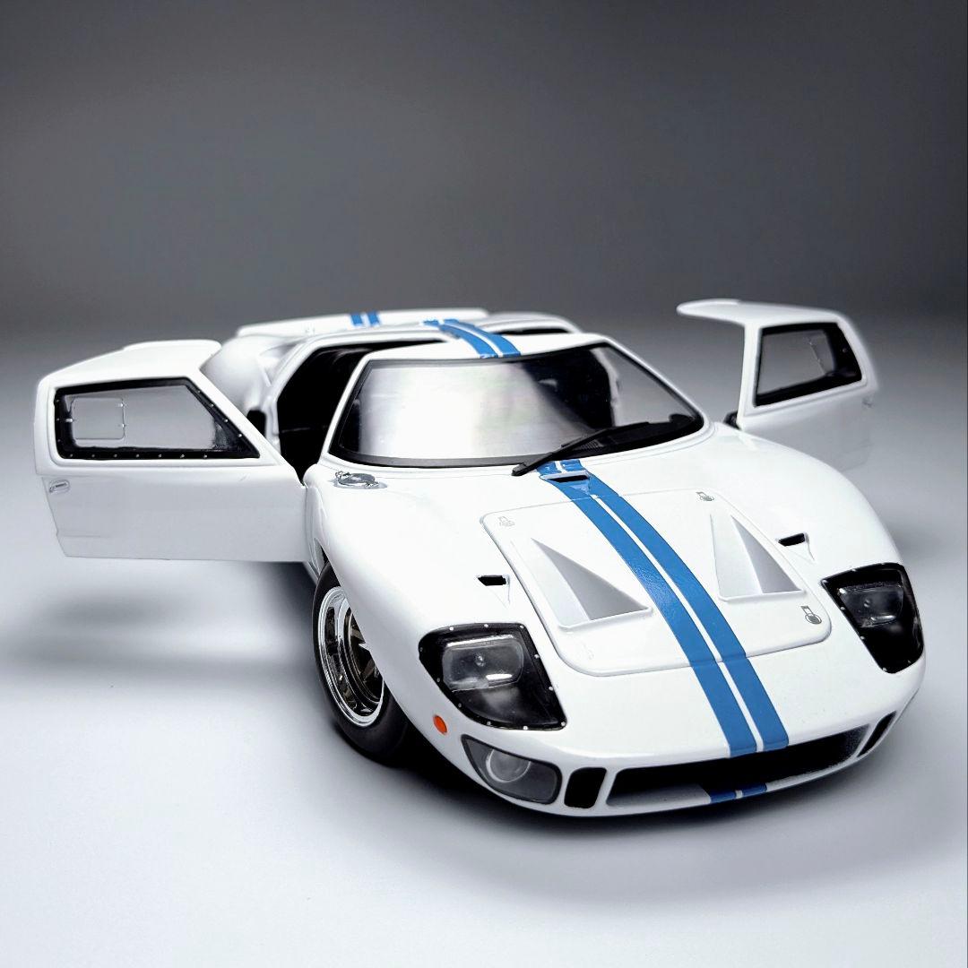 ソリド 1/18 フォードGT40 ホワイト/ブルー