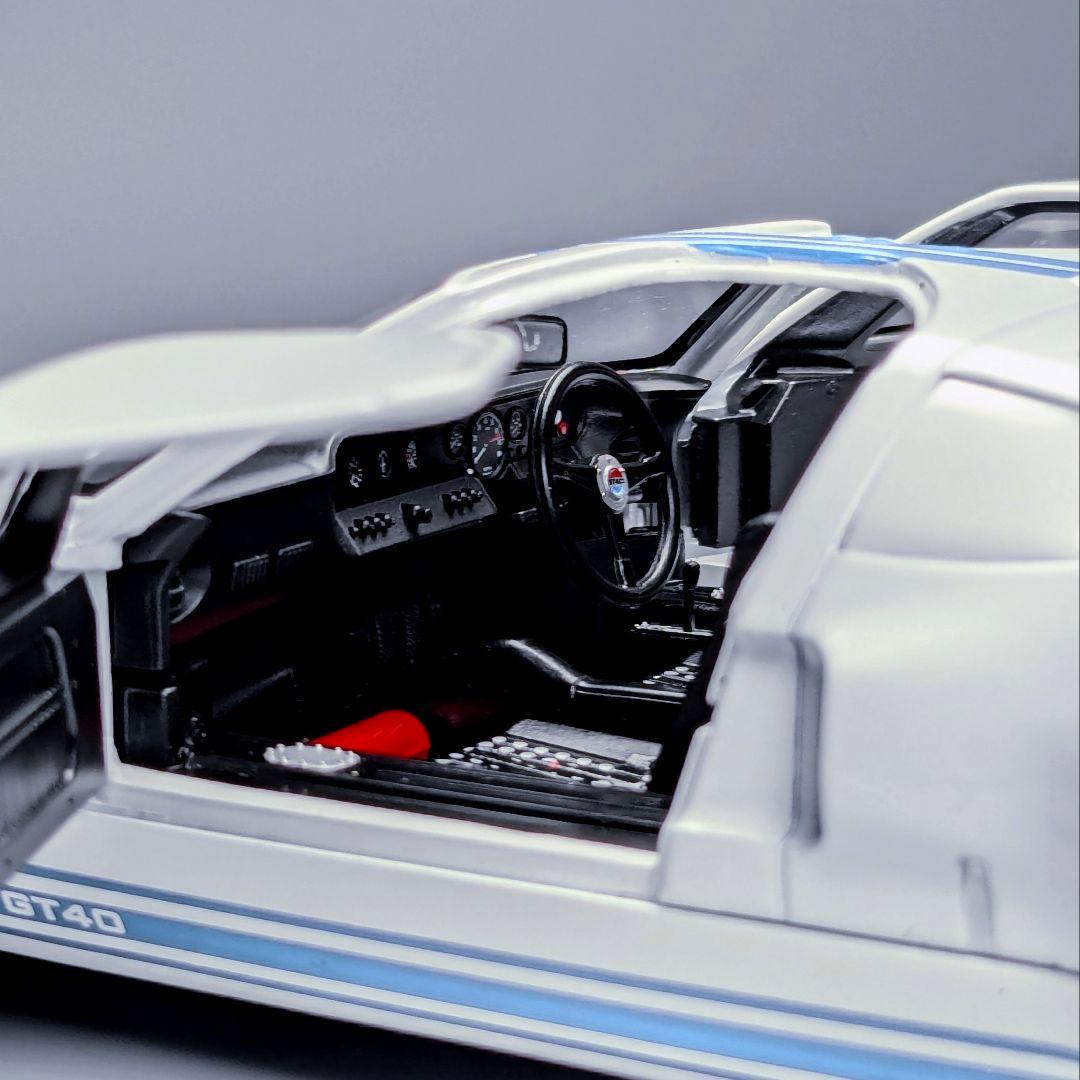 ソリド 1/18 フォードGT40 ホワイト/ブルー