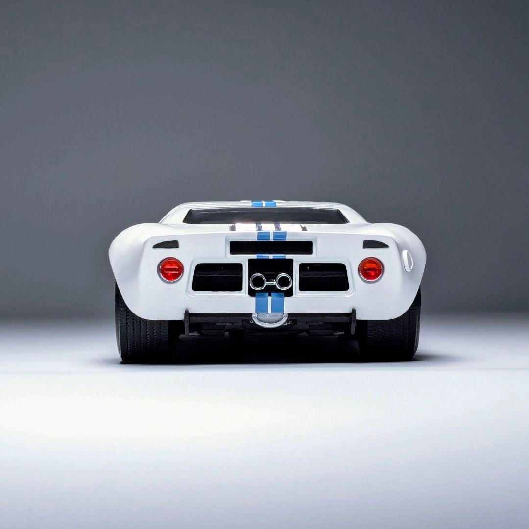 ソリド 1/18 フォードGT40 ホワイト/ブルー