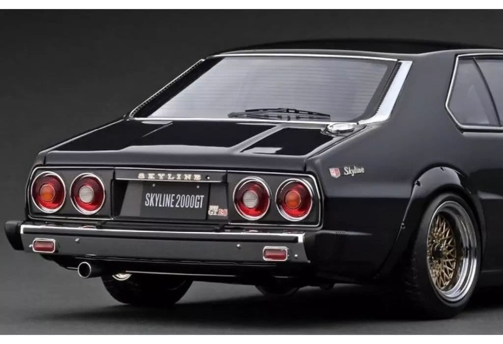 新品•未開封　1/18 イグニッションモデル日産　スカイライン2000GT-ES