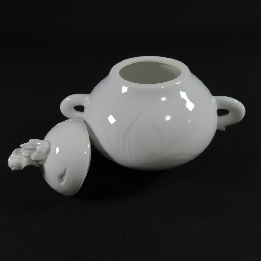 白磁 香炉 獅子 新品 双耳 草文様 三つ足 在銘