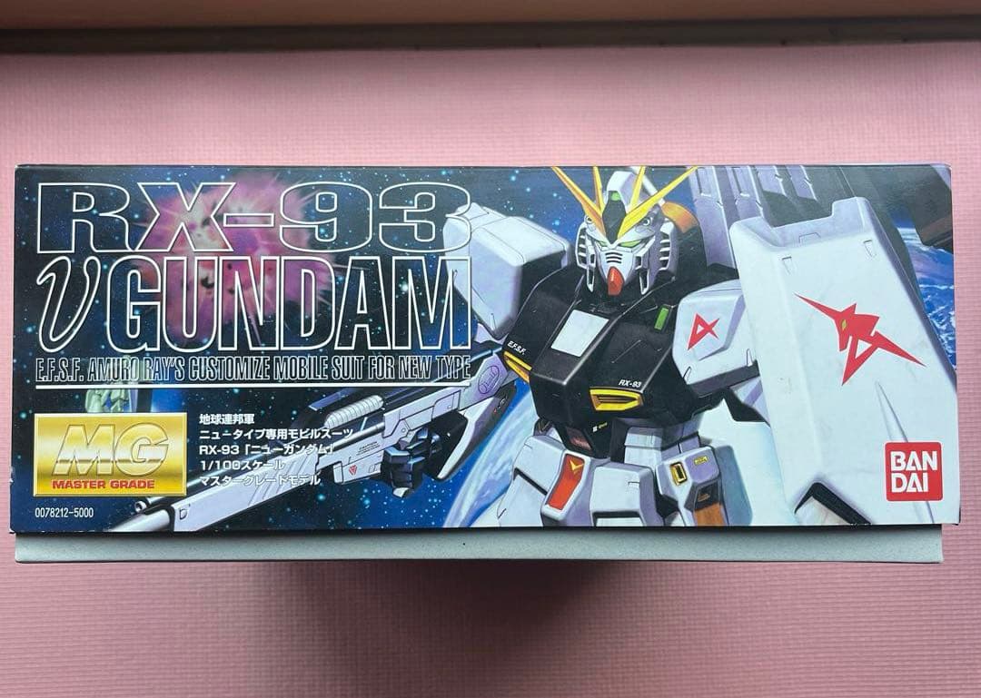 MG 1/100 RX-93 νガンダム