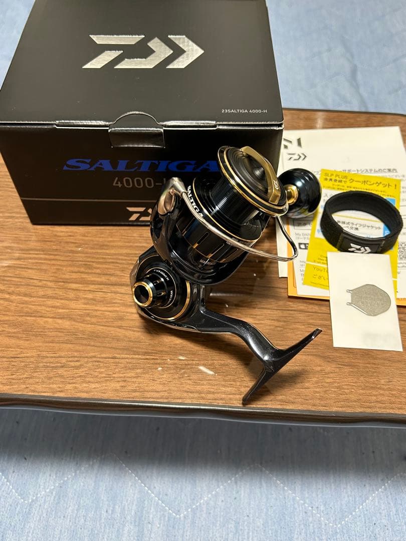 値下げ 新品未使用 DAIWA 23 SALTIGA 4000H