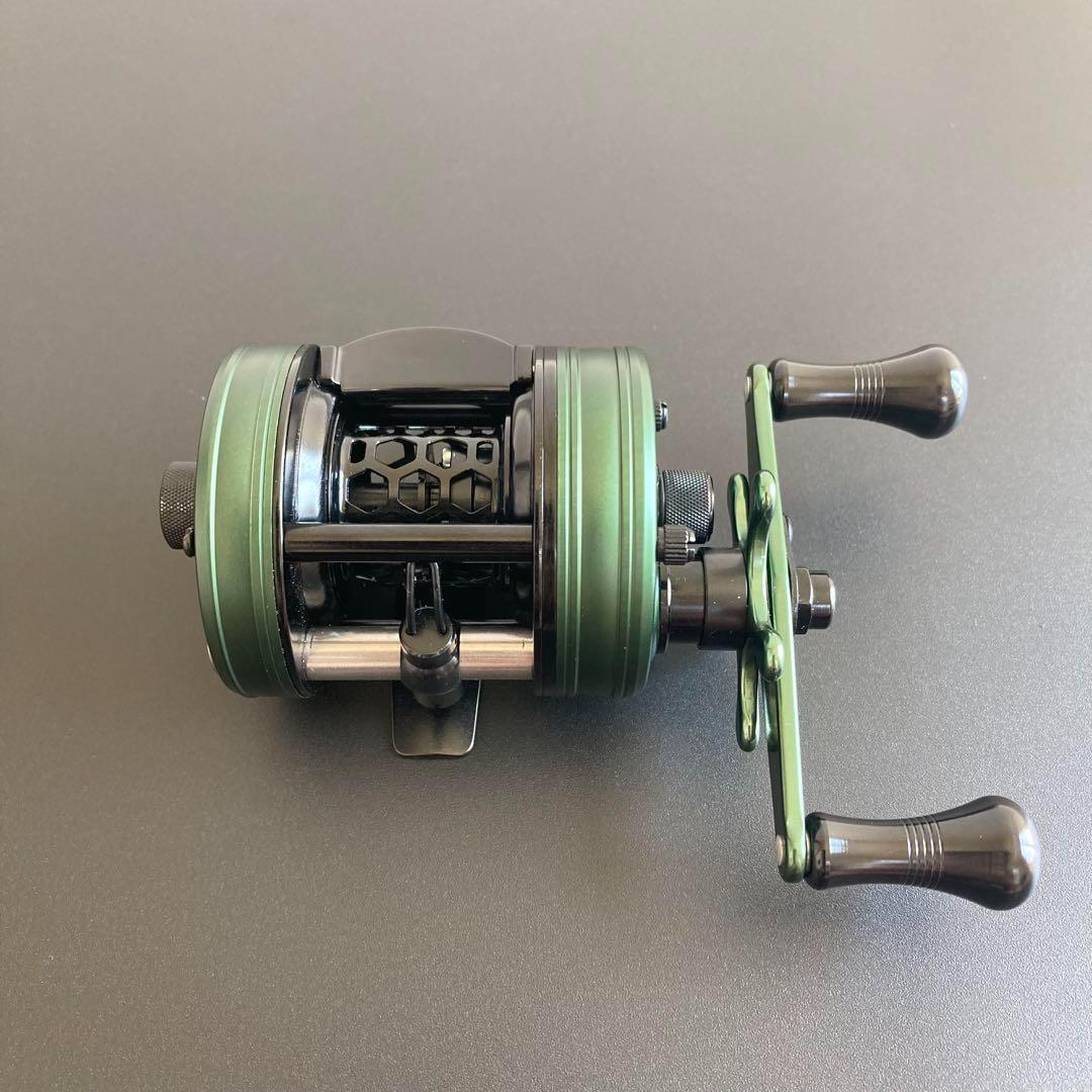 【新品】渓流ベイトリール 丸型リール トラウト用 ブラック／グリーン