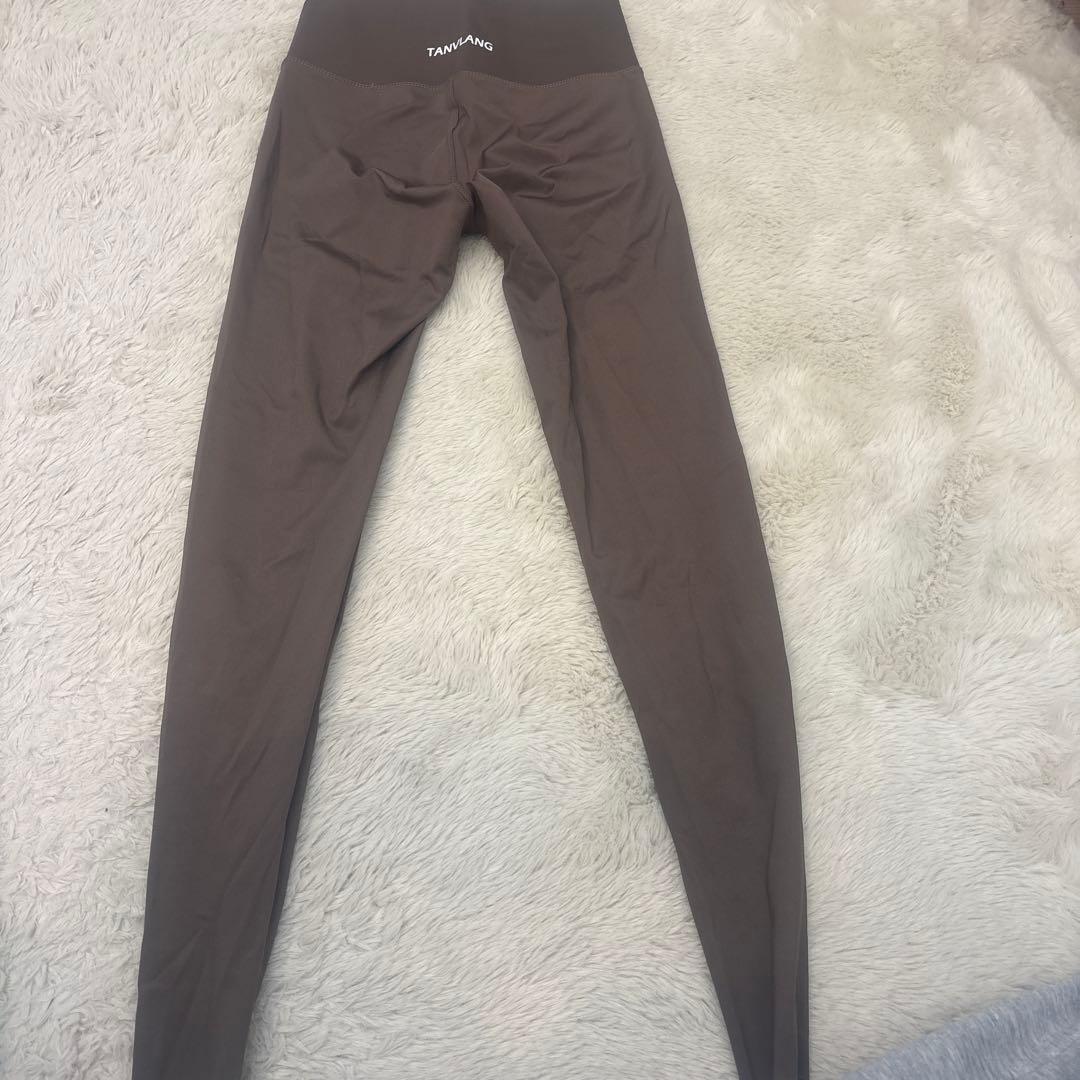 ベージュ ヨガウェア Mサイズ