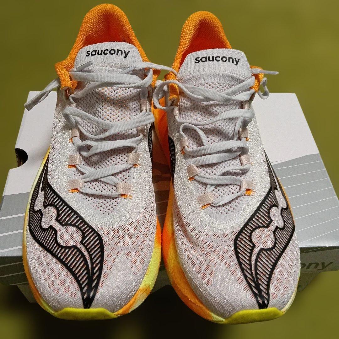 スパイク・シューズ Saucony Endorphin Pro4
