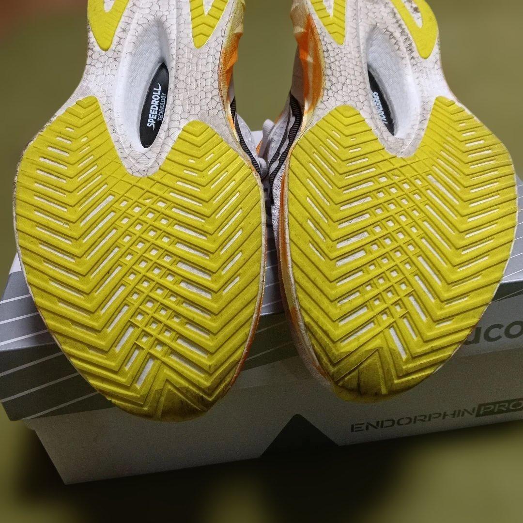 スパイク・シューズ Saucony Endorphin Pro4