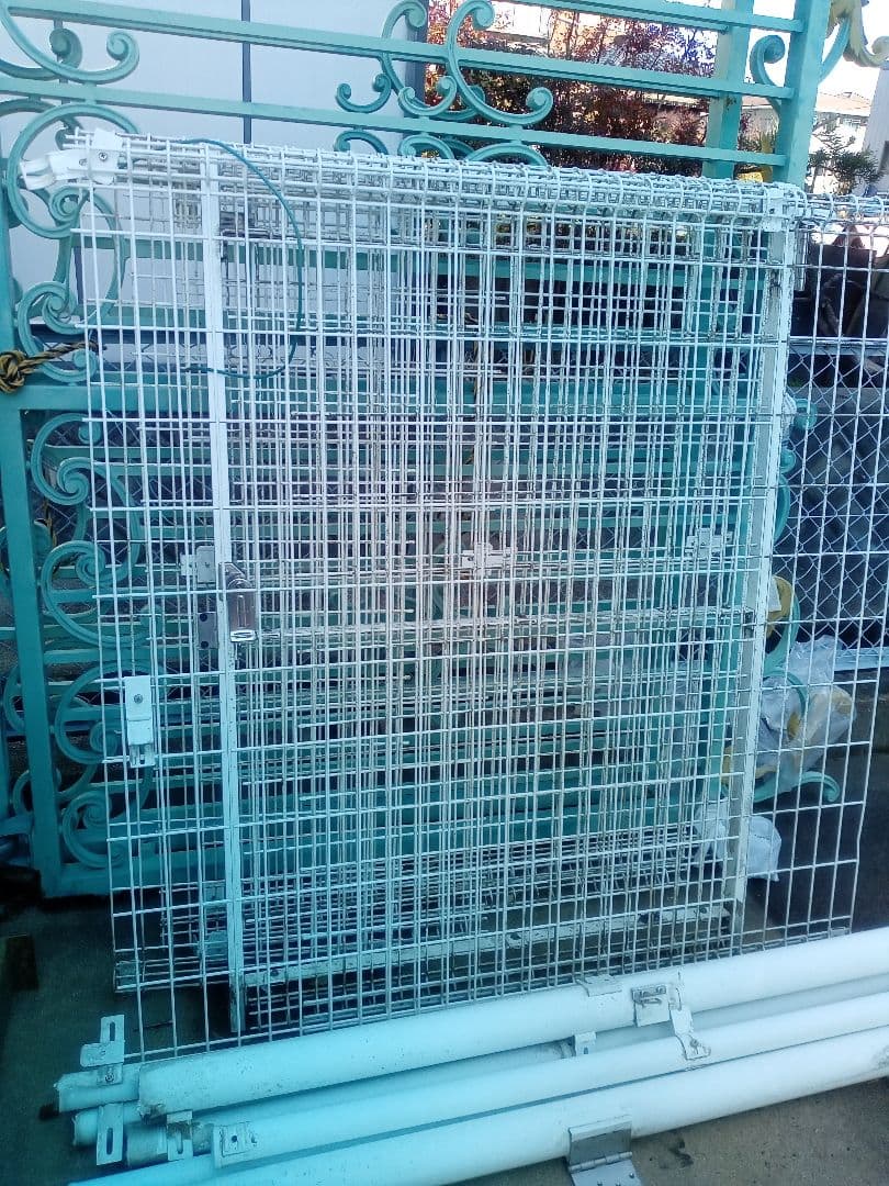 扉付き 白フェンス１式  様々な用途に使えます きフェンス  柱  金具ビス袋入