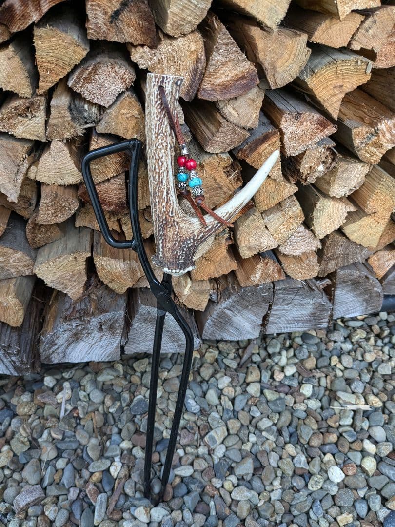 鹿の角　薪バサミ　トング