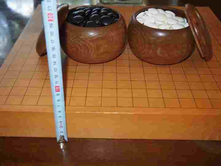 年男特別価格！　最高級　本蛤、那智黒　碁石＋天然木４本接合碁盤セット