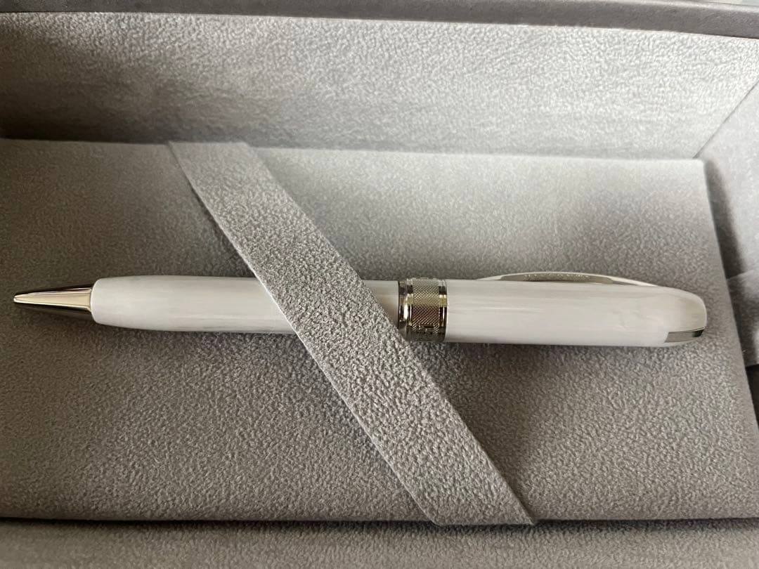 VISCONTI ヴィスコンティ　ホワイトボールペン