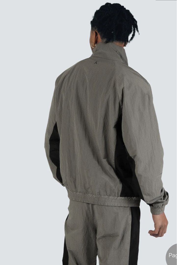 ビートム　veatm トレーニングウェア　ウィンドブレーカーセットアップ