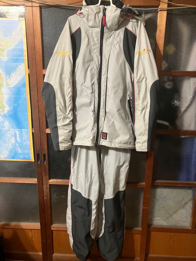 シマノ ネクサス　GORE-TEX フィッシングスーツ 上下セット　Lサイズ