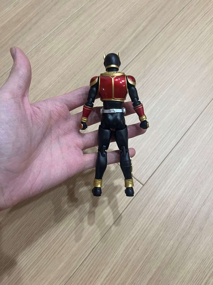 S.H.フィギュアーツ　真骨彫製法　仮面ライダークウガ　ライジングマイティ