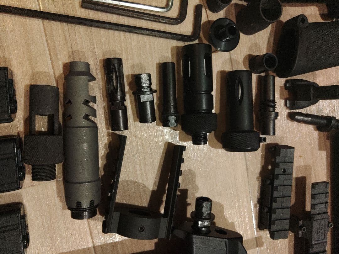 マルイ 電動 MP7A1 ジャンク 純正マガジン×6 多弾 ×6外装・光学等盛合