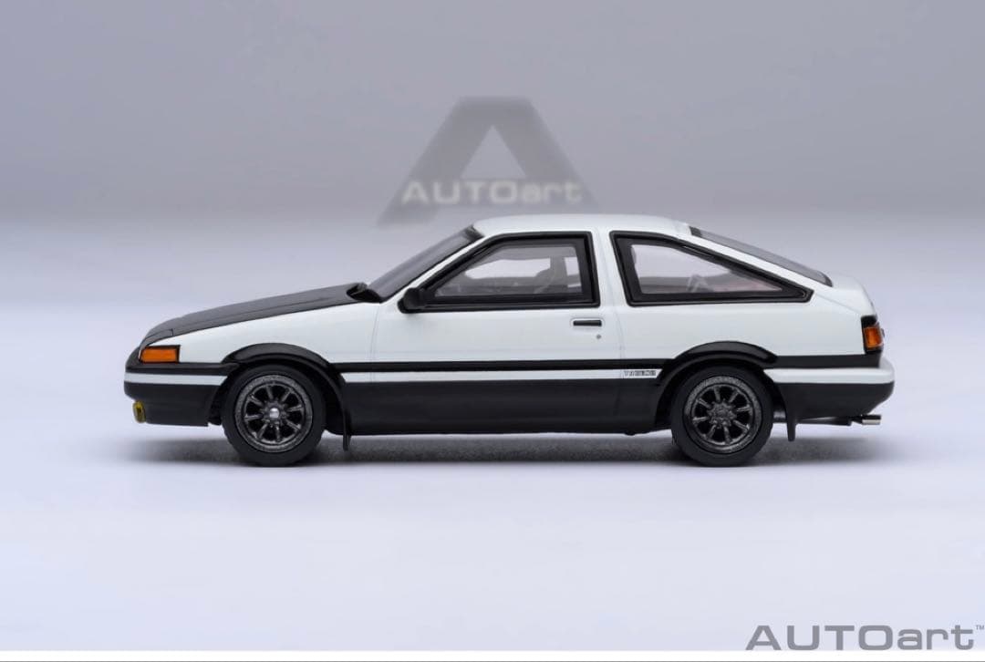 AUTO art頭文字D トレノAE86 ファイナルバージョン　1/64ミニカー