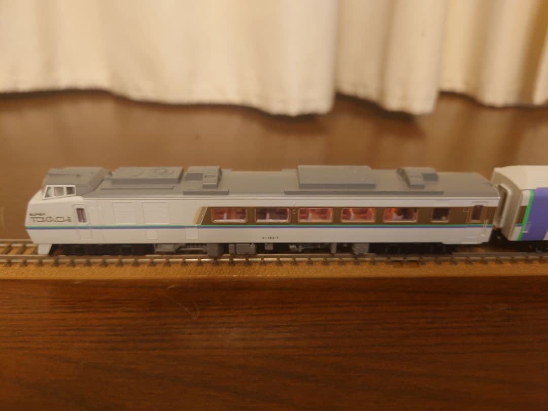 キハ183 スーパーとかち 92638 室内灯組み込み