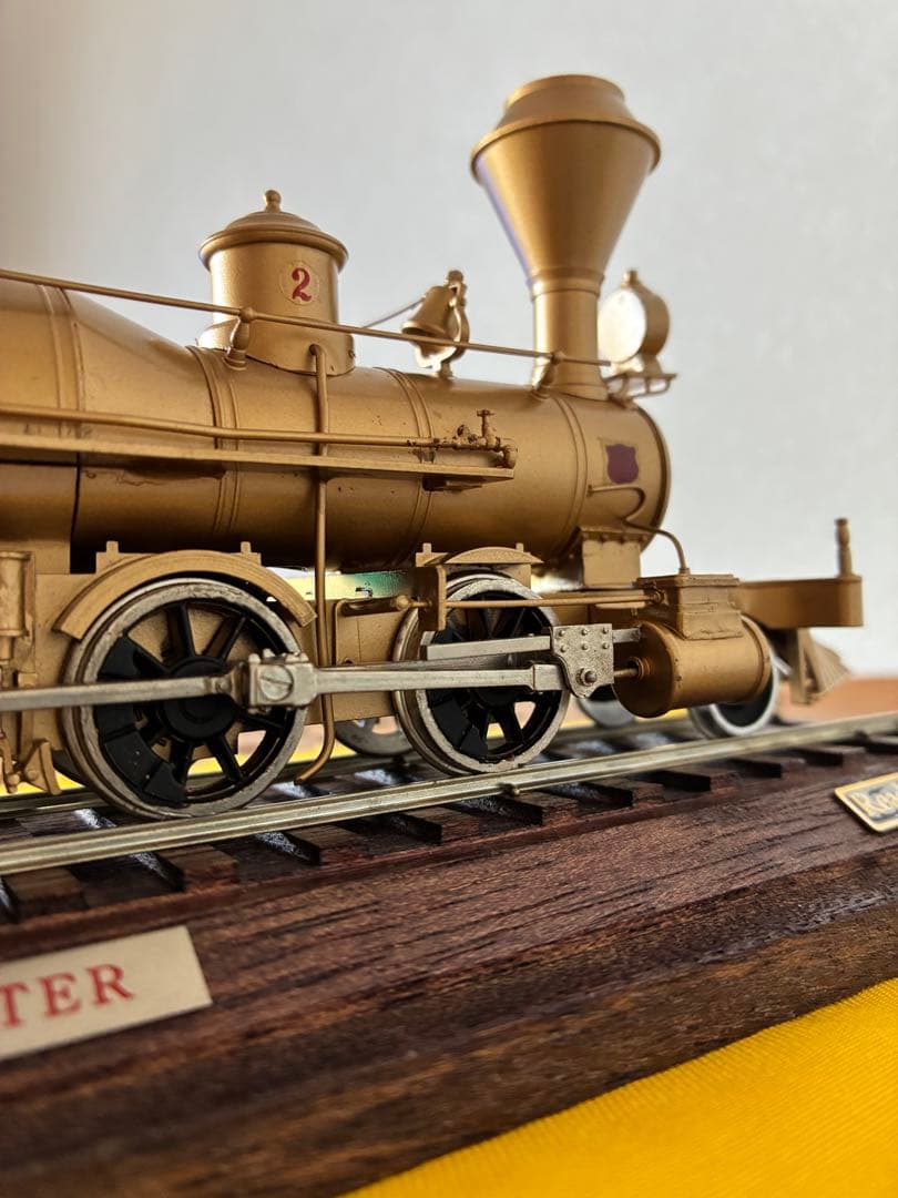 未使用品 弁慶号 蒸気機関車模型 金属製 レール基台・ケース付
