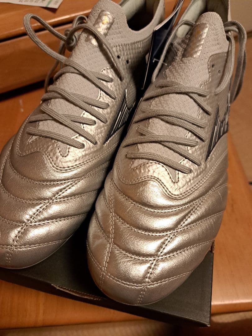 サッカースパイク モレリアネオ4β