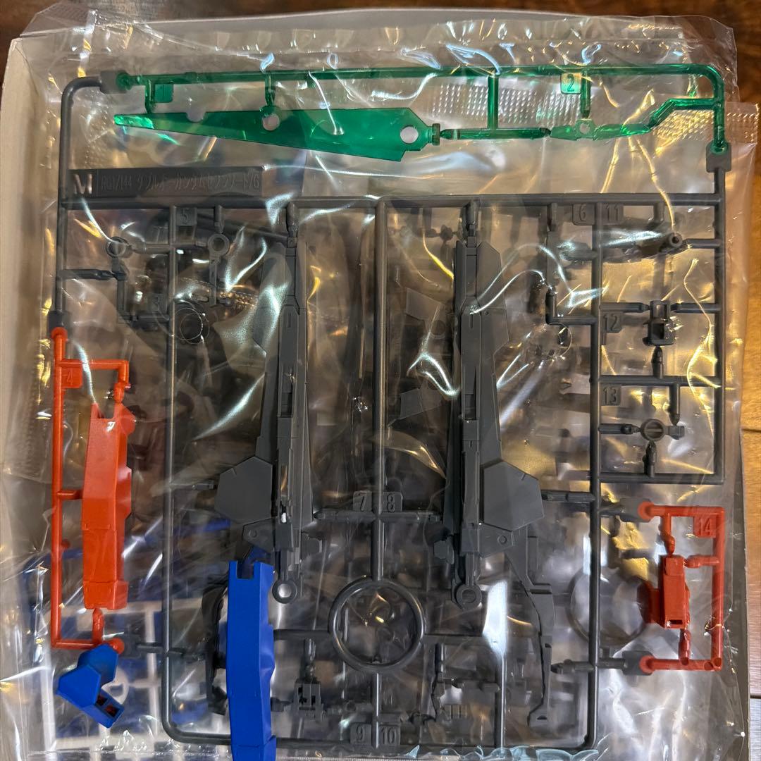 RG ダブルオーセブンソード＆／G武装パーツ付属　未組み立て