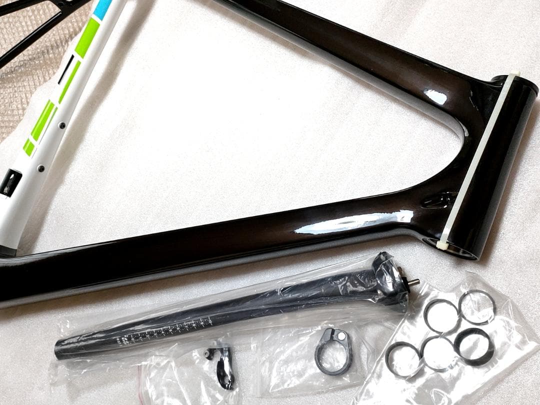 美品 超軽量 カーボンフレームセット ロードバイク 自転車 Lサイズ