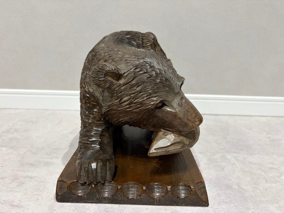 木製クマの彫刻　木彫り　熊　1967年もしくは1969年製　山峰作　昭和レトロ