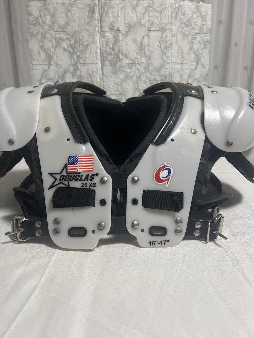 DOUGLAS製　25 XSショルダーパッド　サイズ16-17インチ