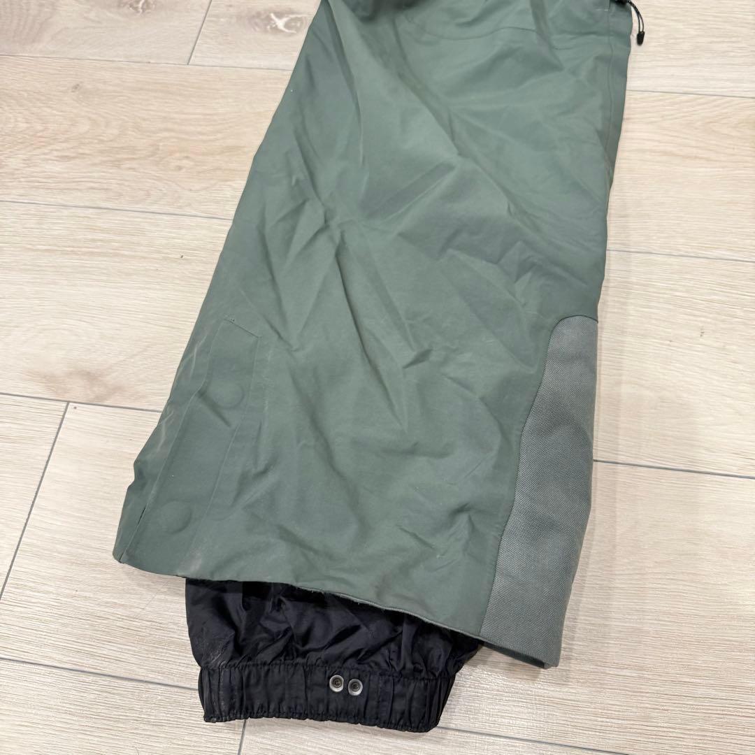 686 シックスエイトシックス GORE-TEX GT 24-25モデル　スノボ