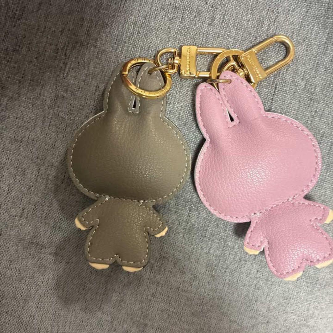 ウサギデザイン LVロゴ キーホルダー