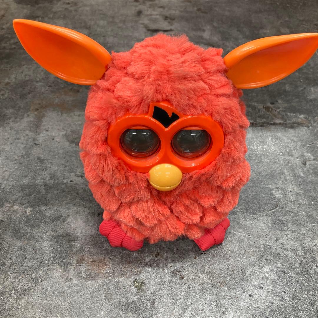 ファービー　マシュマロホワイト　アップルレッド