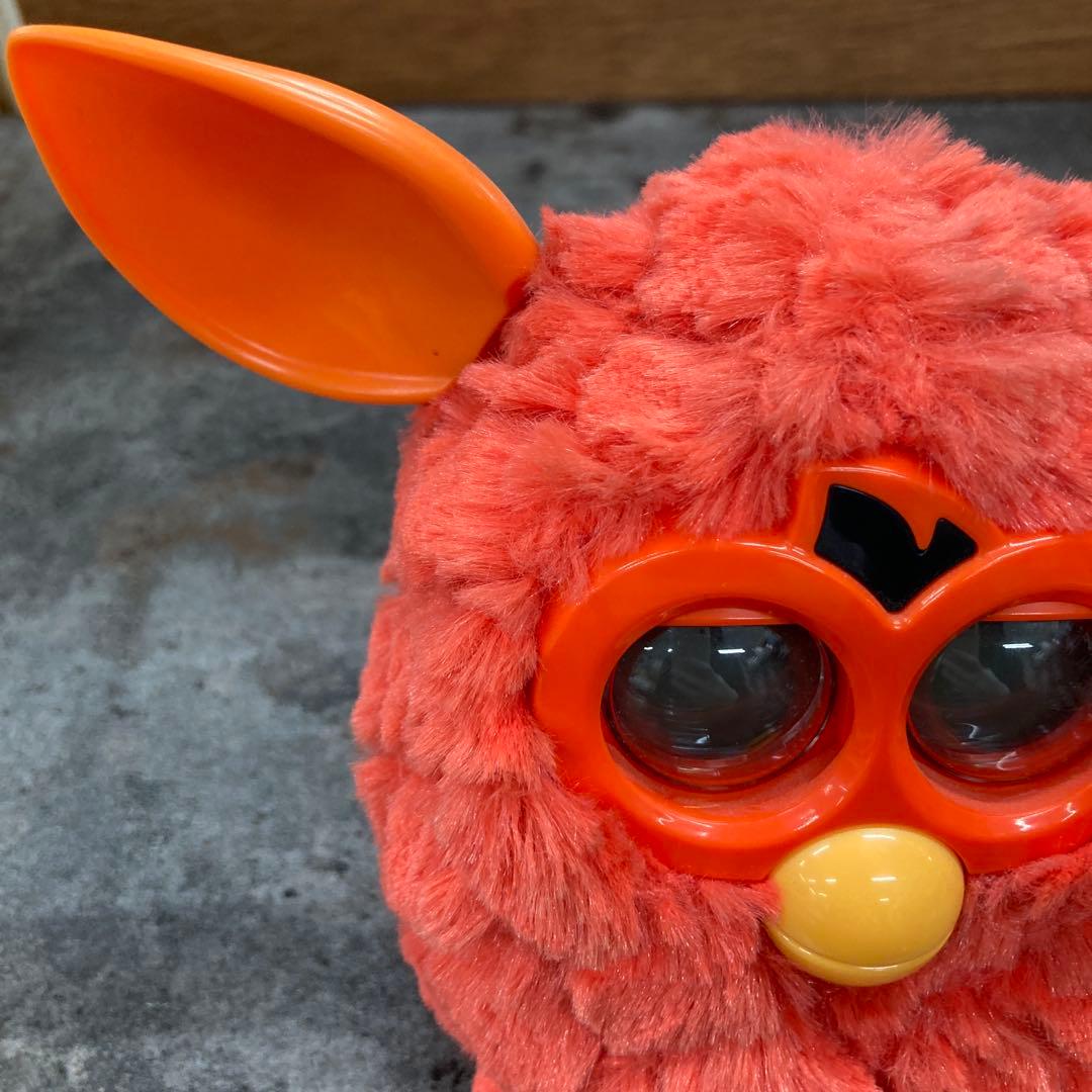 ファービー　マシュマロホワイト　アップルレッド