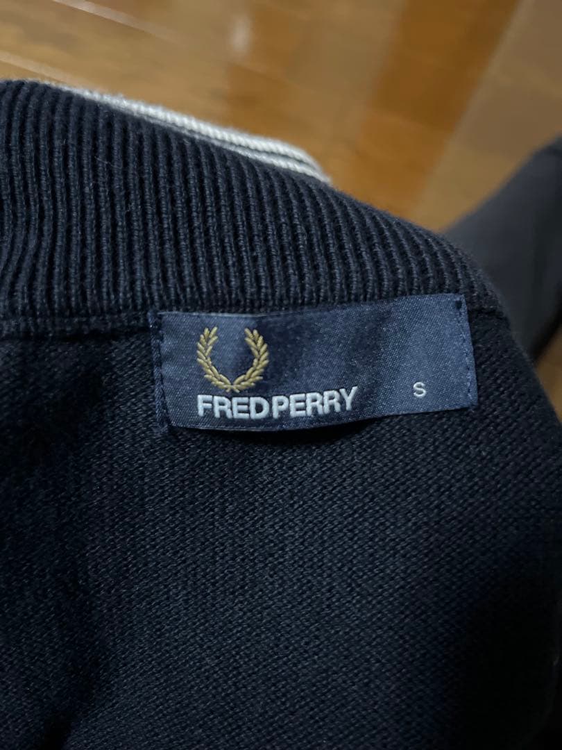 ブラックフライデー　FRED PERRY ジップアップ セーター