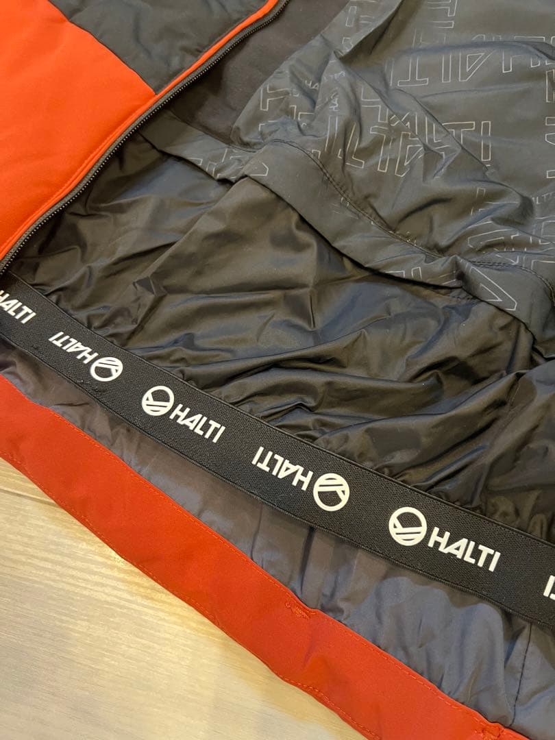 セール‼️HALTIのメンズスキーアウトドアウェア　USのMサイズ