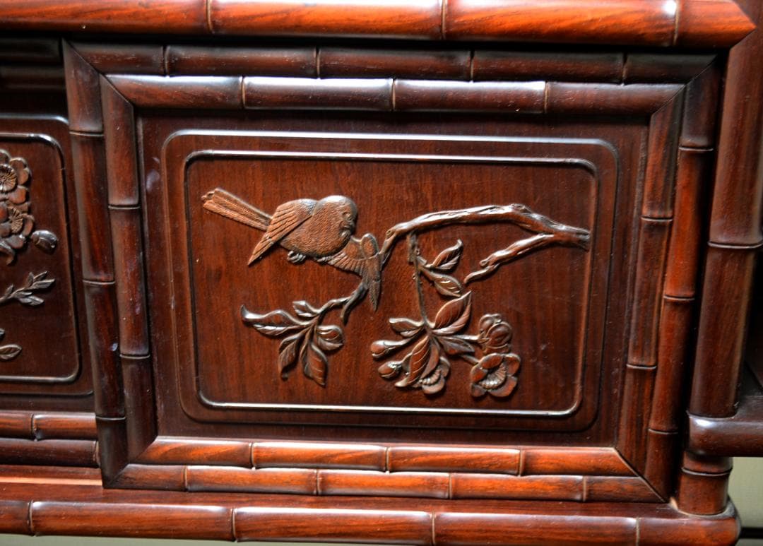 アンティーク　唐木 紫檀 無垢 花鳥 細密彫刻 開戸 引出 飾棚 150㎝