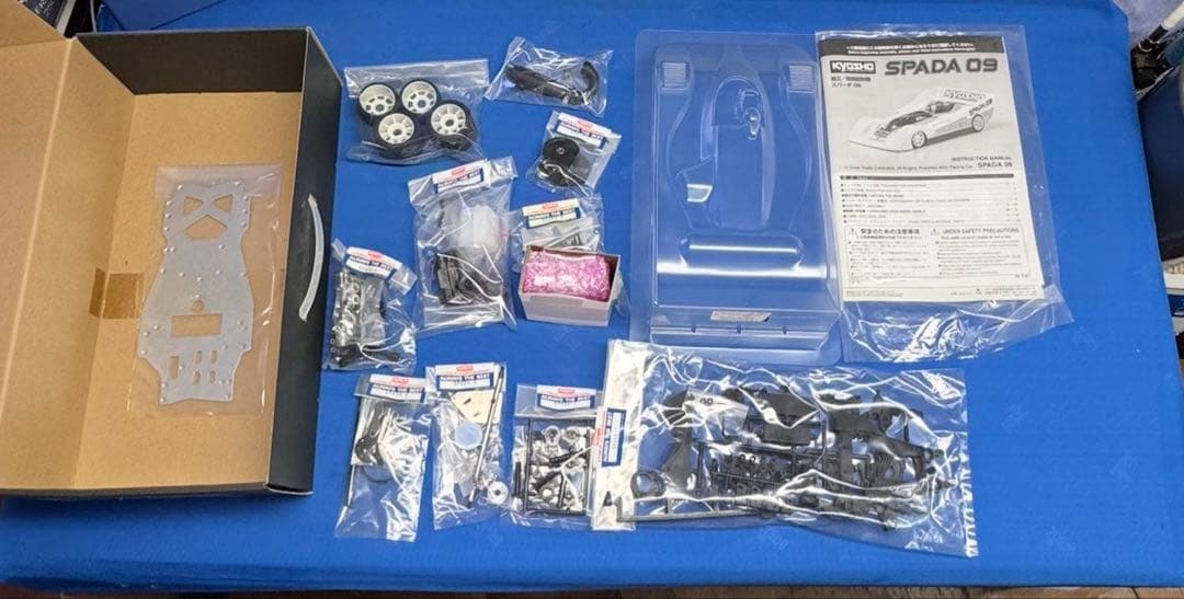 新品 KYOSHO SPADA 09 RD-12EX Body Version