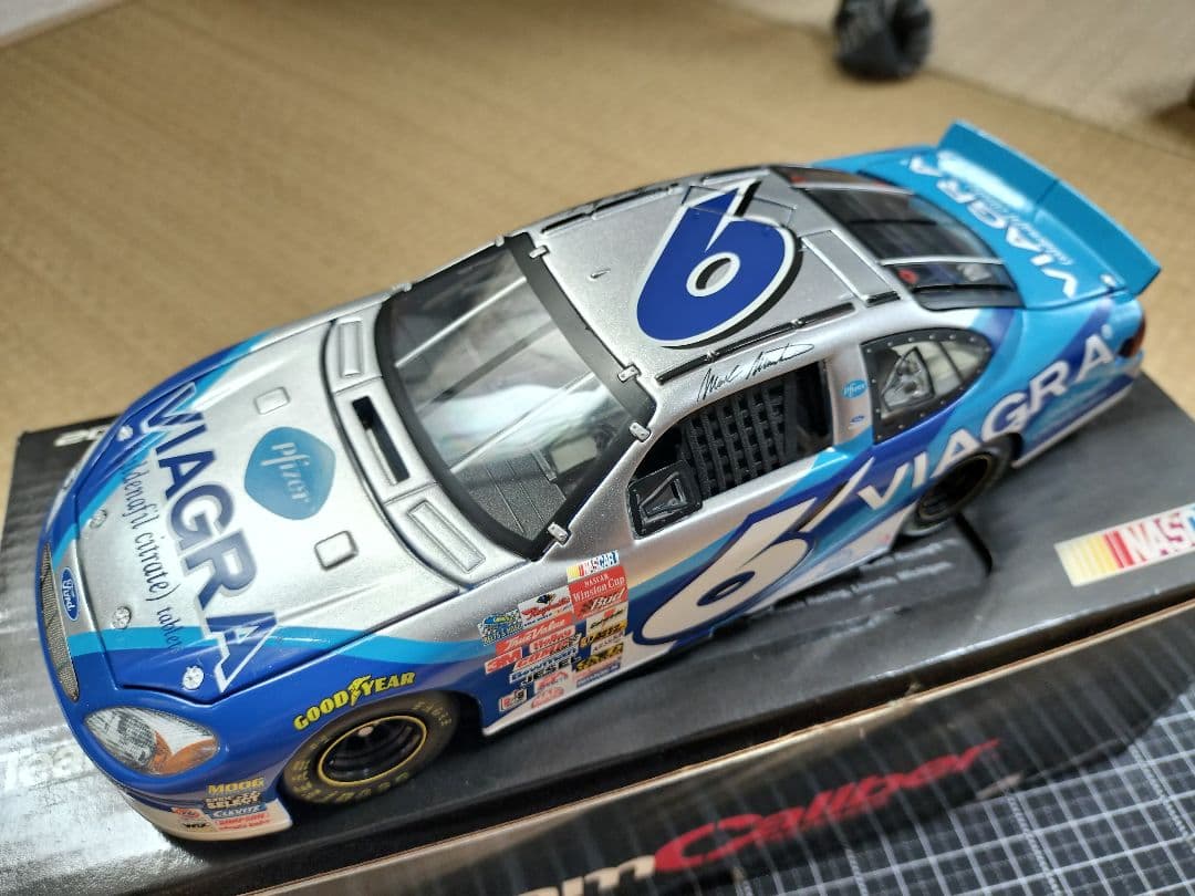 1/24 ナスカー　フォード　トーラス ＦＯＲＤ NASCAR　VIAGRA