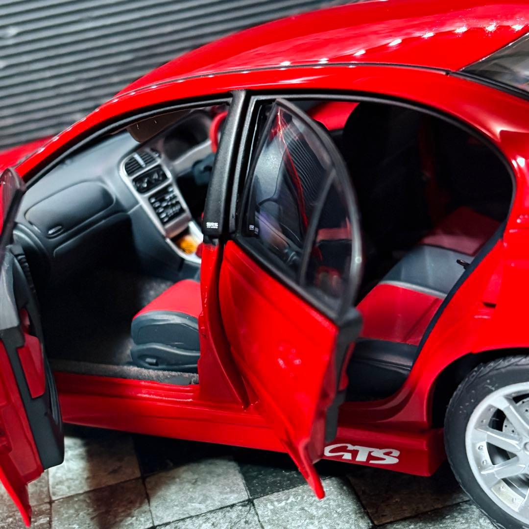 国内未入荷 1/18 AUTOart HSV VT2 GTS 300kw