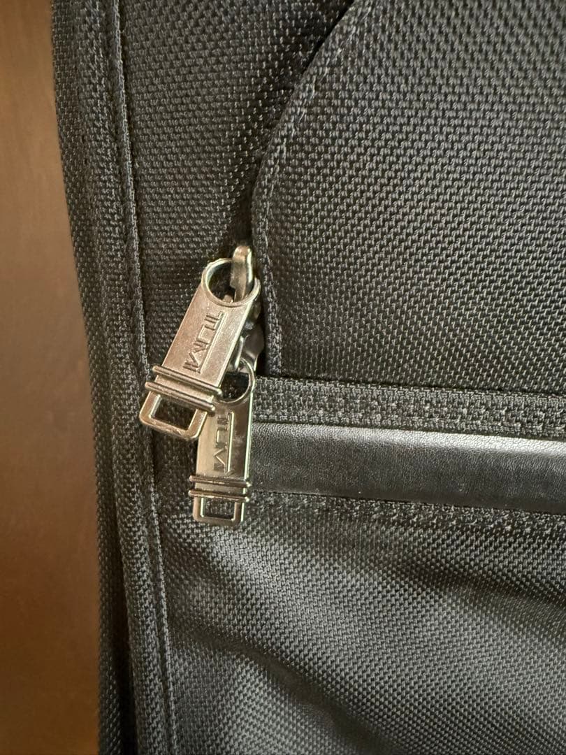 TUMI ガーメントバッグ ブラック